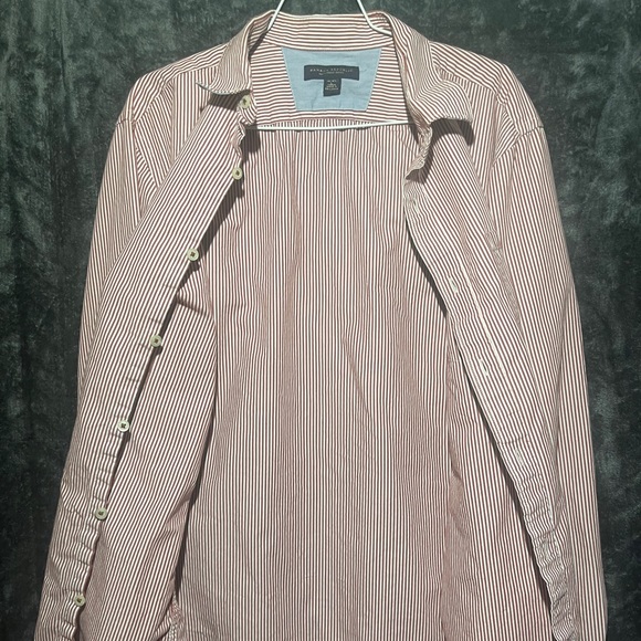 Two Banana Republic Button Up Shirts - Picture 5 of 10